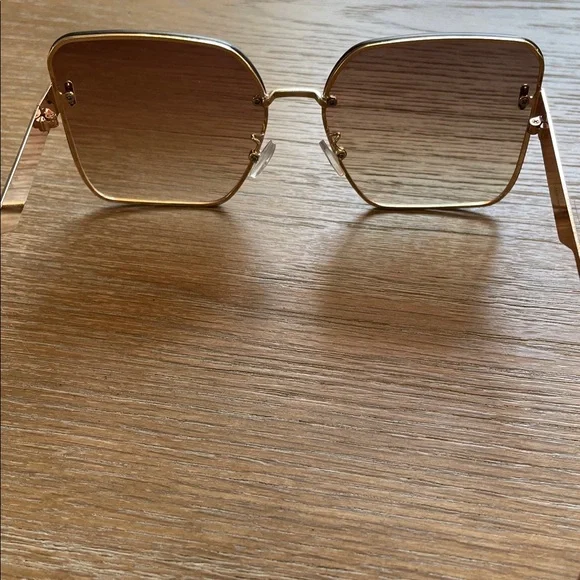 Free people Women's Gold Frame Brown Gradient Lens Sunglasses - Picture 4 of 5
